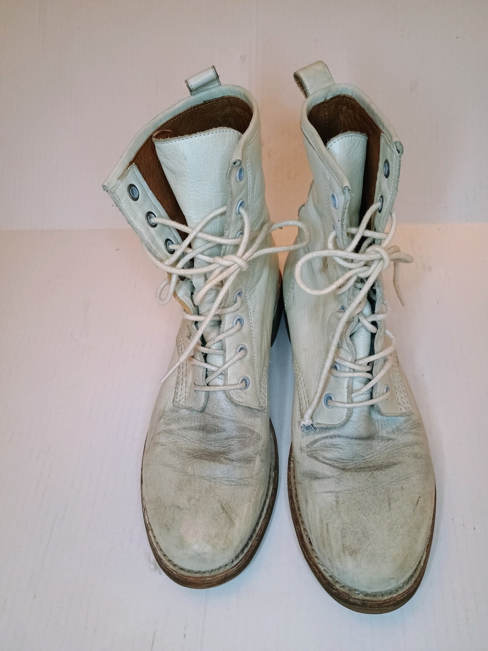 Frye Distressed White Leather Lace-Up Combat Boots 9.5B